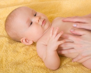 Dos 0 aos 6 meses: Guia de massagens para bebés