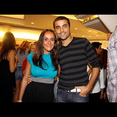 O actor português Ricardo Pereira está a viver bons momentos no Rio de Janeiro na companhia de sua noiva, Francisca Pinto Ribeiro. Pé ante pé, foi conquistando um estatuto de celebridade e já aparece com frequência nas páginas da imprensa cor-de-rosa, lado a lado com os principais astros da TV brasileira.
Nesta primeira imagem, o actor e a namorada sorriem para o fotógrafo na festa de aniversário do shopping Rio Sul.