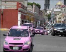 Táxis cor-de-rosa contra o assédio!