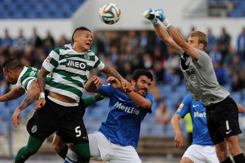Leões garantem 'Champions' no Restelo Leões garantem 'Champions' no Restelo