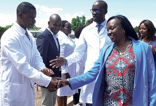 Doentes no estrangeiro custam 4 milhões de euros Angola Nossa 1549911919 ministra da saude Doentes no estrangeiro custam 4 milhões de euros Angola Nossa