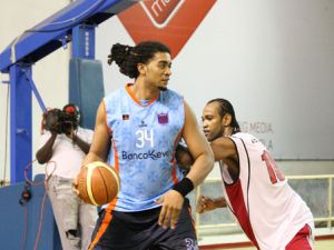 Petro e 1º de Agosto no destaque das meias-finais dos 'play-offs' -  Basquetebol - SAPO Desporto