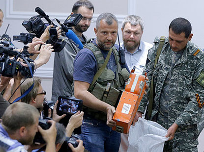 Internacional: Caixas negras do MH17 foram entregues aos investigadores