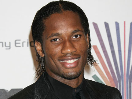 Drogba assinou pelo Shanghai Shenhua