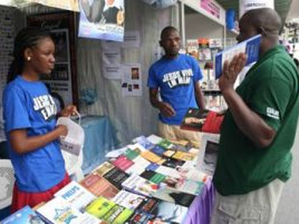 Encerrou a feira internacional da música e da leitura