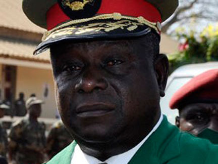 Presidente da Guiné-Bissau exonera Chefe das Forças Armadas