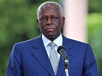 Presidente da República confere posse aos novos governantes do Uíge e Luanda
