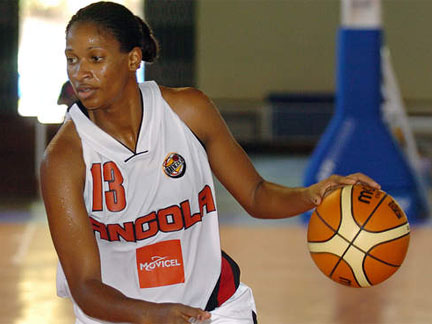 Basquetebol: Selecção feminina já em Londres